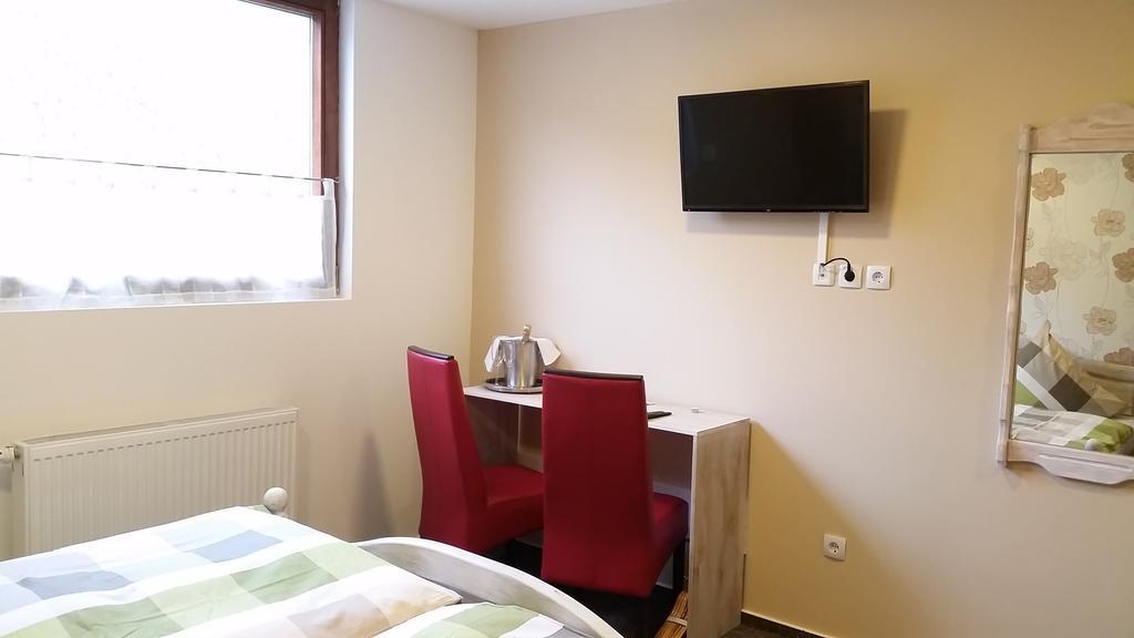 Hotel Zum Schleicher Kuckuck エクステリア 写真